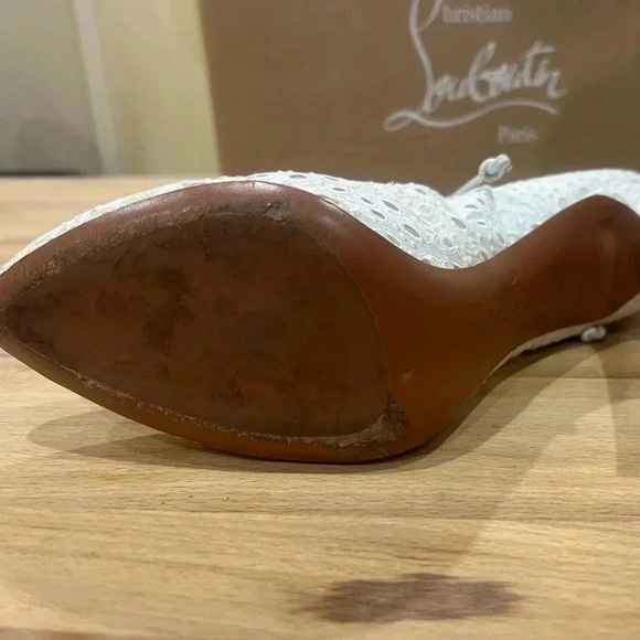 ALAÏA White laser cut lace-up ankle boots in size 39 or 8.5. - Picture 5 of 12